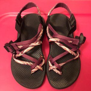 Chaco purple toe strap sandals SZ 6